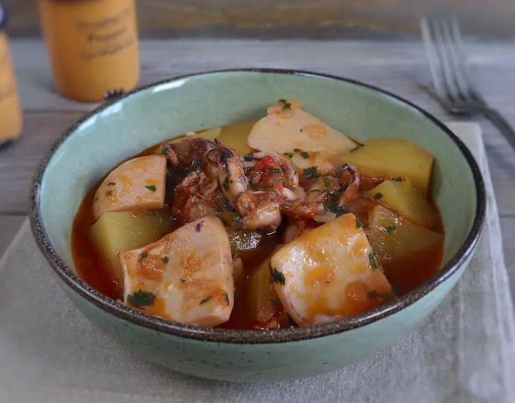 lulas-guisadas-com-batatas-receitas-fui-ao-mar