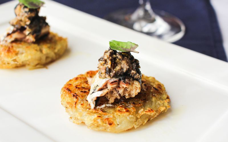 receitas Aperitivo de batata com sardinha - fui ao mar