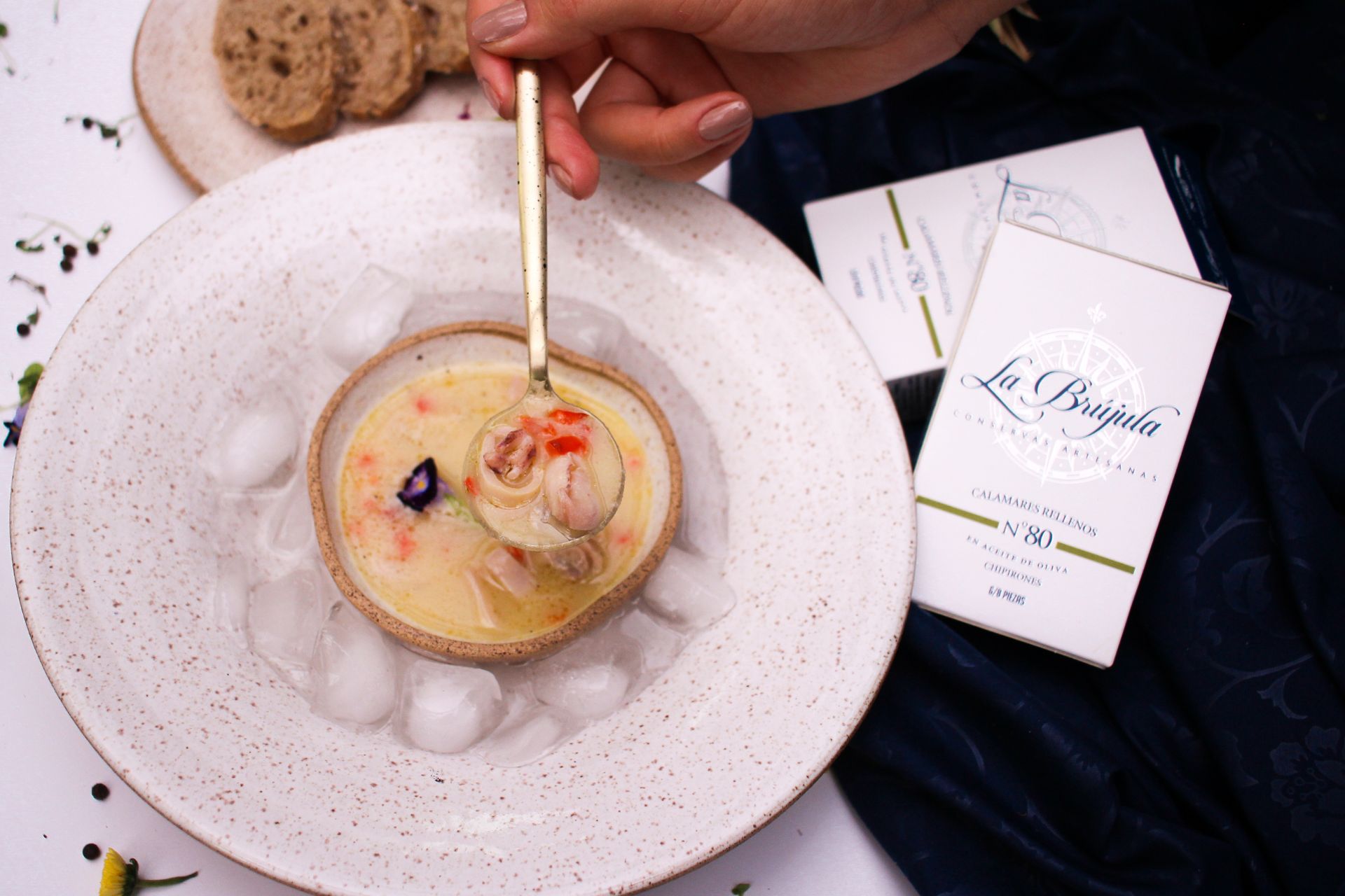 Sopa Fria de Abacaxi com Lula em Conserva receitas Fui ao Mar